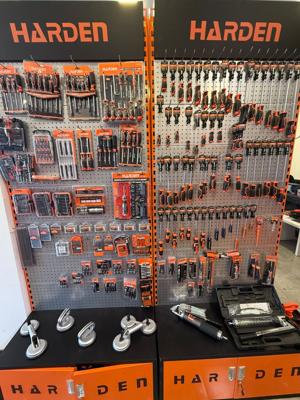 معدات البناء – حلول للمواقع والمشاريع